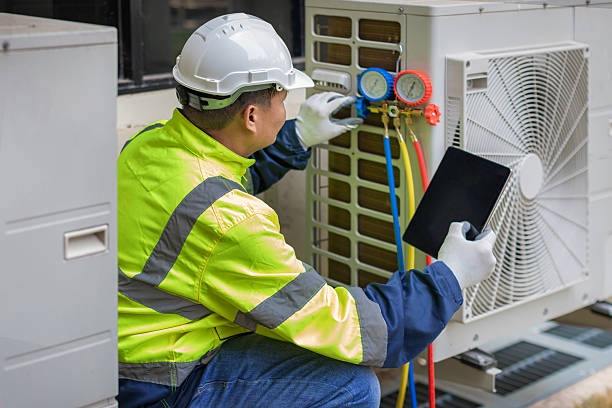 Professional Heat Pump Repair technician working in Hackensack, NJ